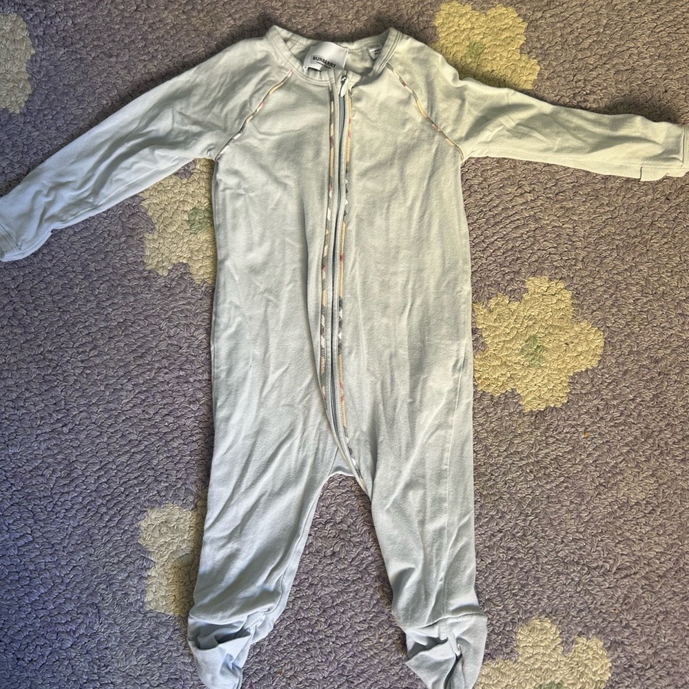 Burberry never worn onesie 9 month
